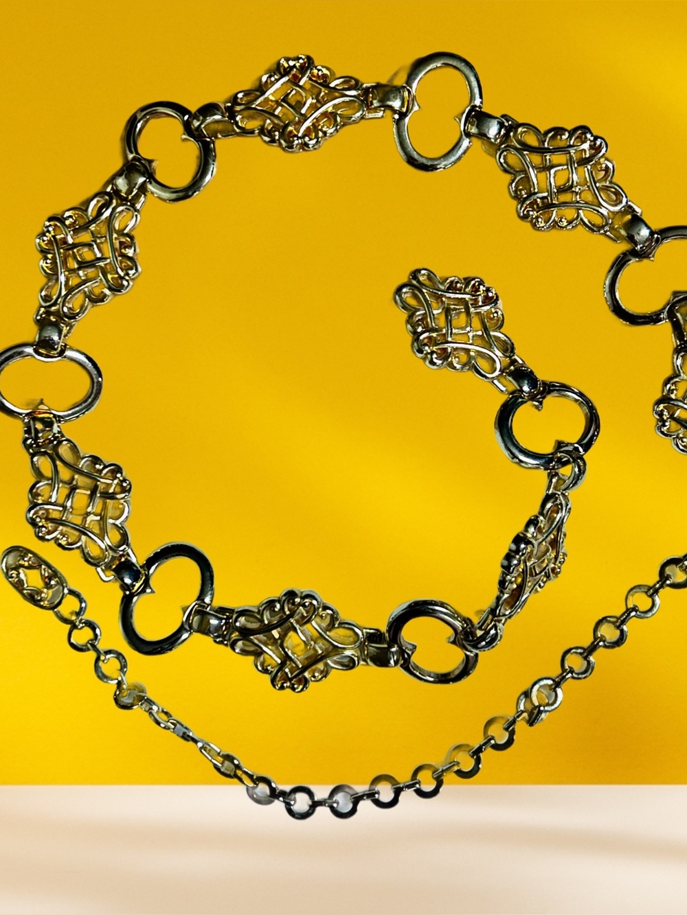 R ~ Vintage ~ Large ~ Gold Tone Chain Link Celtic Knot Design Belt